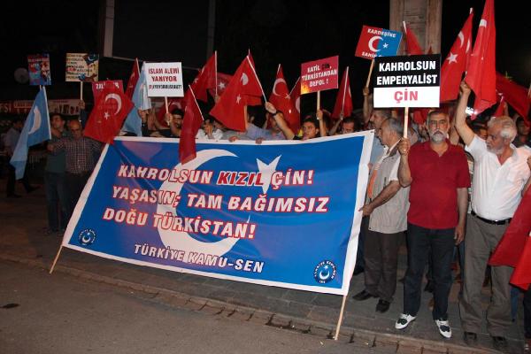 Bingöl'de Doğu Türkistan'da ölenler için gıyabi cenaze namazı kılındı