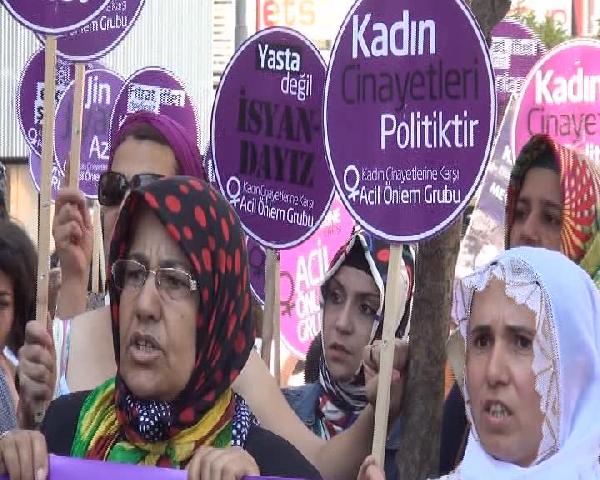 Kadınlar 'kadın cinayetlerine dur' demek için yürüdüler