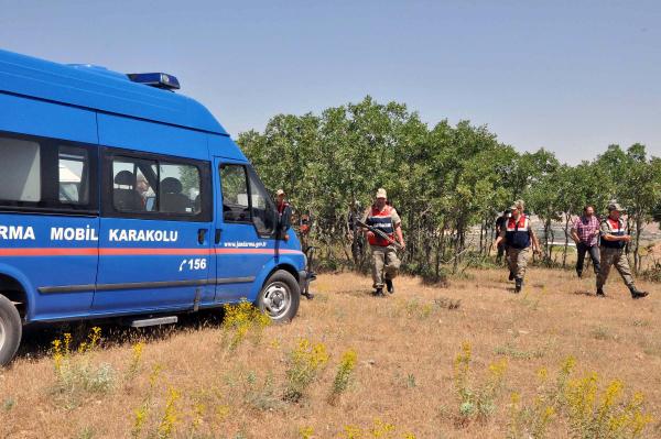 Elazığ'da köylülerin tavuk çiftliği eylemi