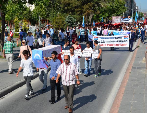 Kayseri’de Doğu Türkistan’a destek yürüyüşü