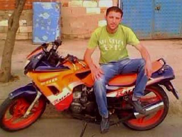 Motosiklet kamyona çarptı: 1 ağır yaralı
