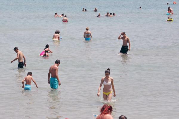 Didim plajları renklendi