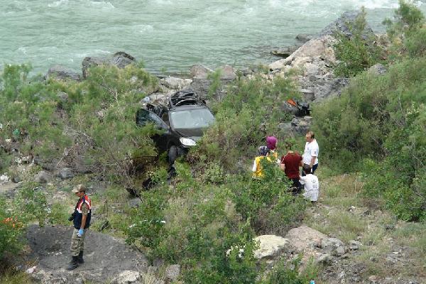 Yusufeli'nde kaza: 3 ölü, 2 yaralı