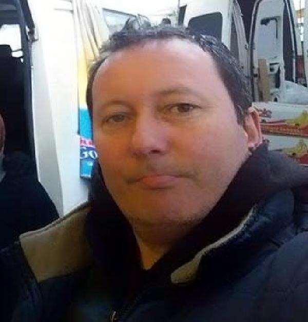 Halı sahada gece yarısı futbol oynarken kalp krizi geçirip öldü