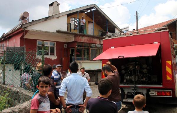 Ereğli'de çıkan yangında 3 kişi dumandan etkilendi