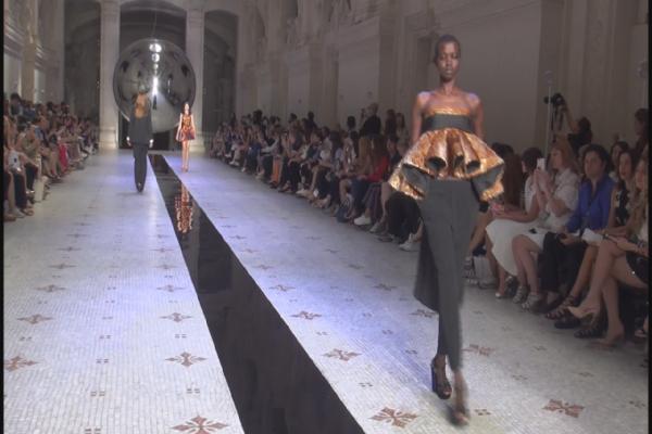 Dice Kayek, Musée des Arts Décoratifs'te 'Couture' koleksiyonunu sundu