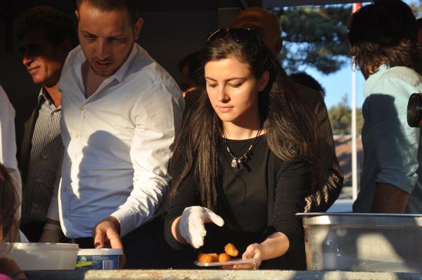 Reyhanlı'da 2500 kişiye yemek dağıtıldı