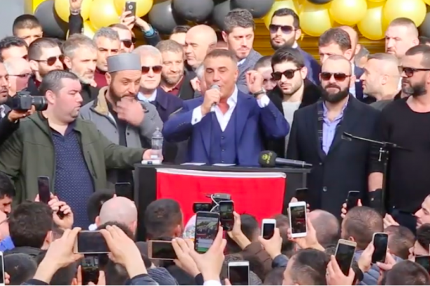 Sedat Peker: Silahlanın