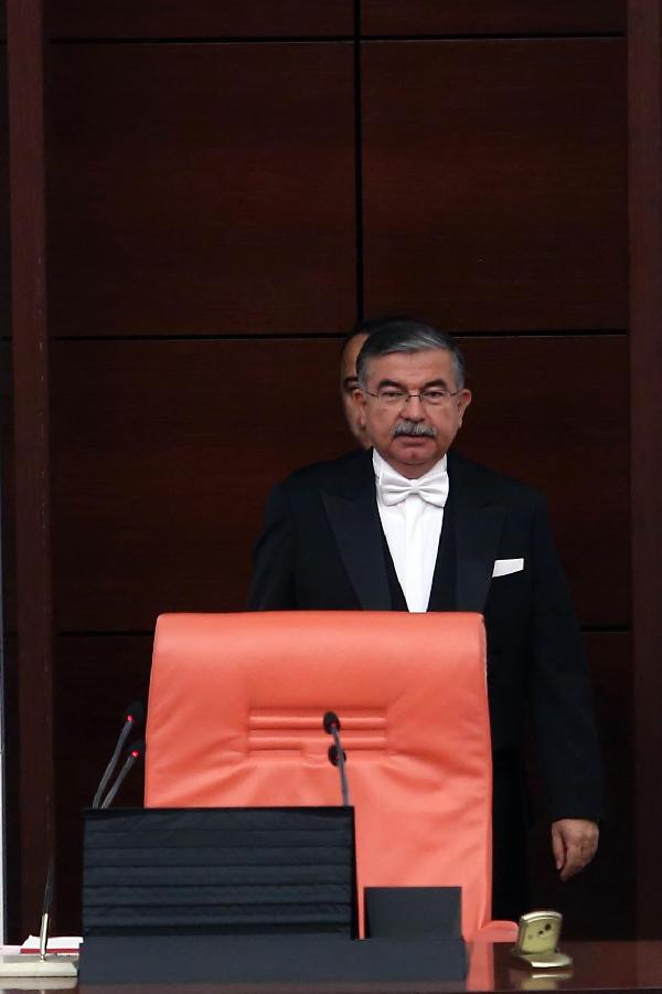 'Aç-kapa' yapılmasına sinirlenen Mahmut Tanal : Allah belanızı versin, Meclis'i çalıştırmıyorsunuz