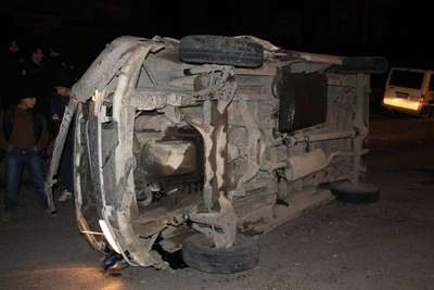 Siverek’te minibüs devrildi: 2 yaralı