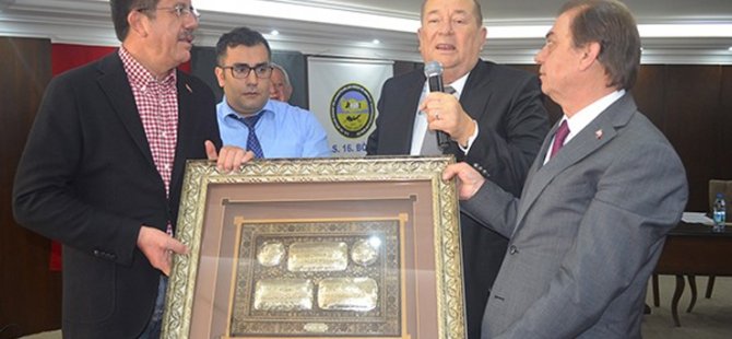 AK Parti'ye oy vermeyeni Allah çarparmış