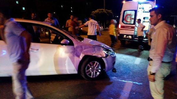 Besni'de kamyonetle çarpışan otomobilin sürücüsü yaralandı