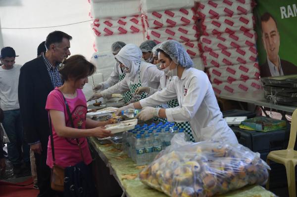 Kılıçdaroğlu, Çankaya'da vatandaşlarla birlikte iftar yaptı