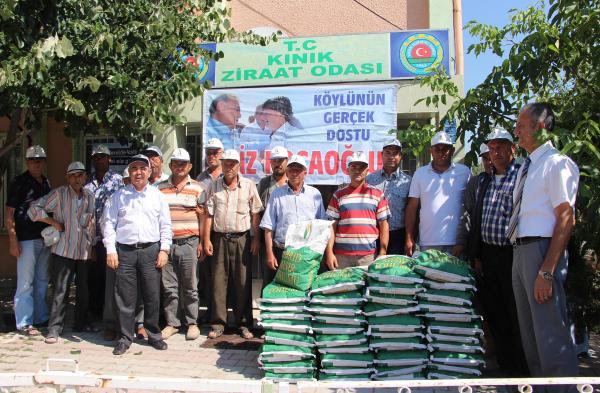 Kınıklı çiftçiye Büyükşehir'den ücretsiz tohum