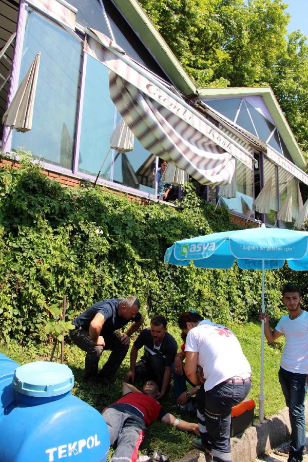 Tente ustası iş kazasında yaralandı