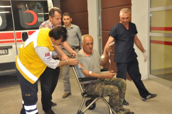 Tamirini yaptığı lastiğin patlaması sonucu yaralandı