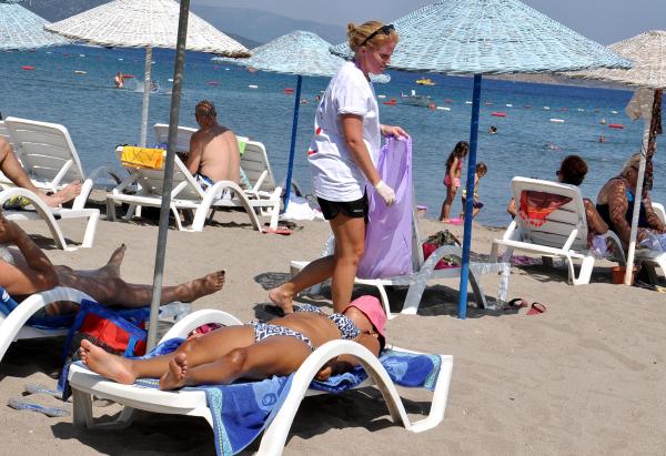 TUI'den plaj temizliği
