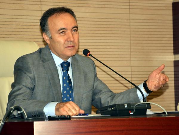 Vali Altıparmak: Seçimler işleri yavaşlatıyor