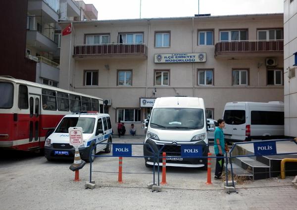 Lapseki'de 63 Afgan yakalandı