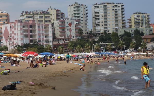 Mersin sahilleri doldu
