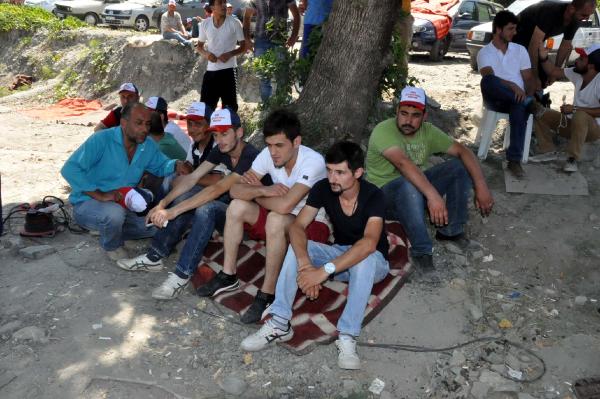 Madencinin iki asgari ücret eyleminde 4'üncü gün