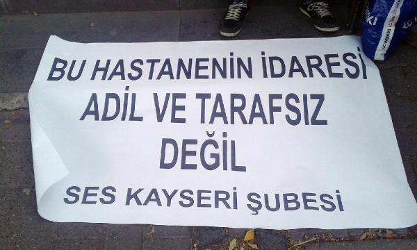 Hastane önünde oturma eylemi