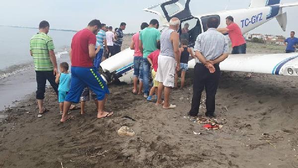 Tek motorlu uçak, denize zorunlu iniş yaptı, 4 kişi yara almadı