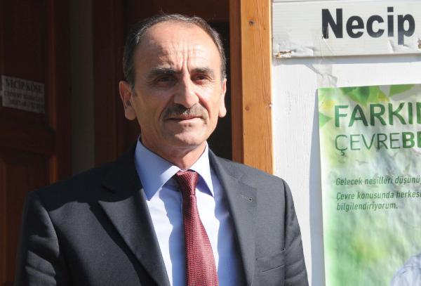 Belediye, mahalle muhtarını 'temizlik işçisi' yapmak istedi