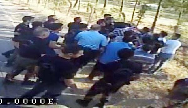 Polise korna çalan şoföre dayak