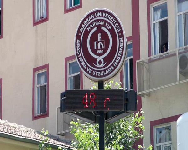 Şanlıurfa; gündüz bomboş, gece cıvıl cıvıl