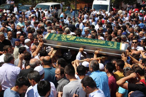 Otoparkçılarla çıkan kavgada vurulan genç esnaf Çankırı'da toprağa verildi