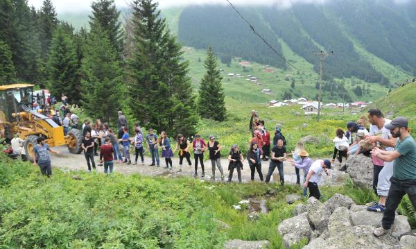Yeşil Yol için komando eşliğinde iş makinesi getirdiler, Rizeli yine 'Dur' dedi