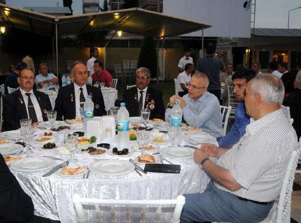 Rum Ortodoks Kilisesi'nin iftar yemeğinde barış mesajları verildi