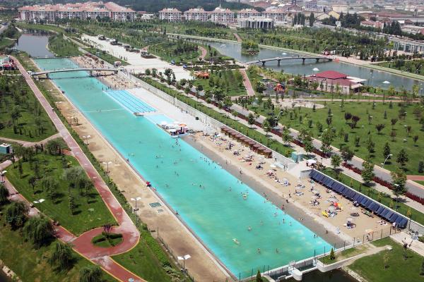 Eskişehir'de yapay plaj sezonu açıldı