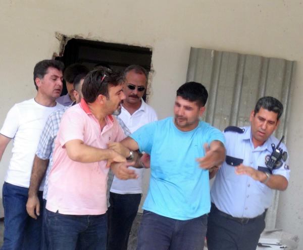 Eşi terk edince 10 katlı inşaatın çatısına çıktı