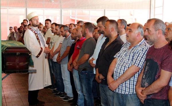 Kaçak ocakta zehirlenerek ölen madenci toprağa verildi