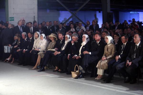 Başbakan Davutoğlu Boşnak Müslümanları öldürenler sadece insanları değil insan onurunu da öldürdüler - 2