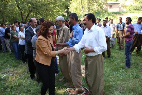 HDP'li Milletvekillerinden sınır köylerine ziyaret