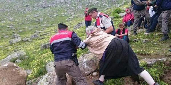 Yeşil Yol için komando eşliğinde iş makinesi getirdiler, Rizeli yine 'Dur' dedi (2)