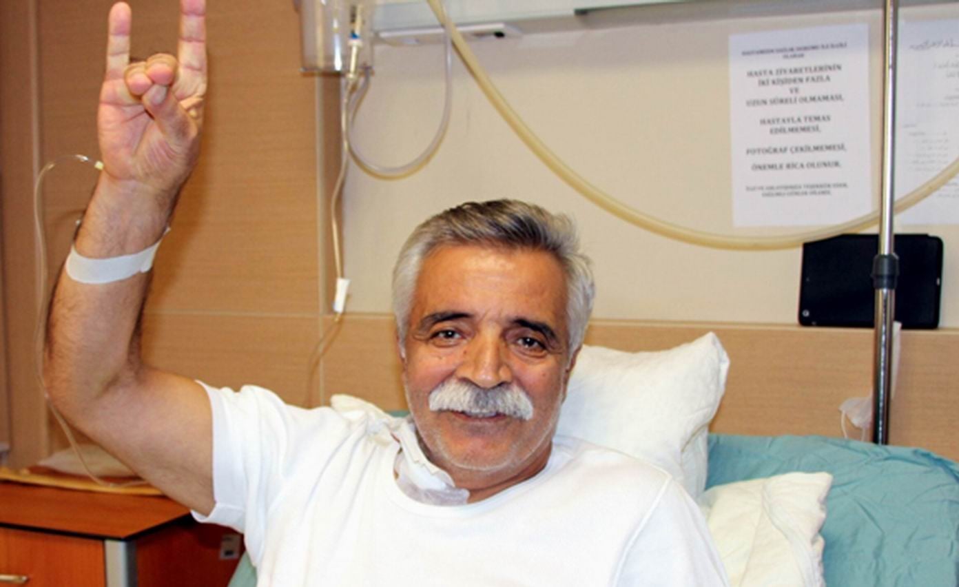 Ozan Arif hayatını kaybetti