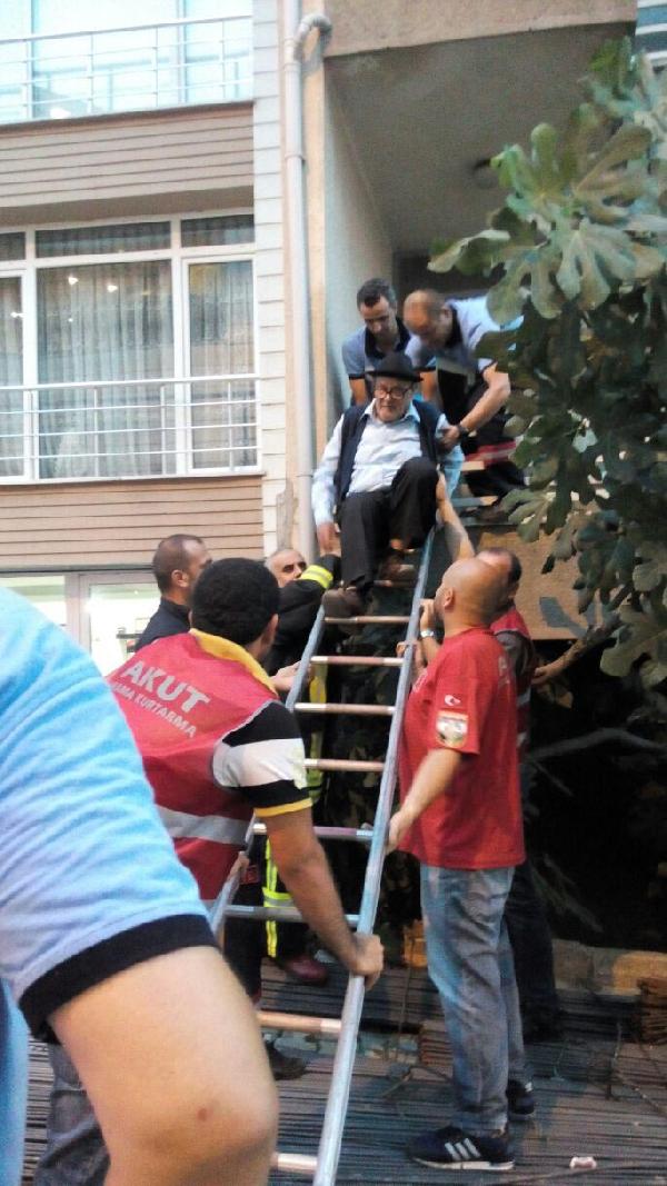 Toprak kaydı, 5 bina tahliye edildi