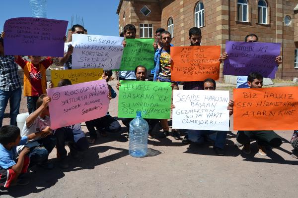 Ahlat'ta su protestosu