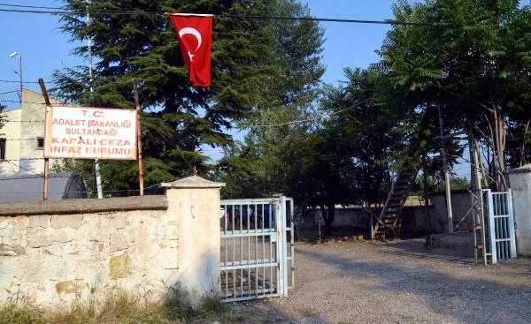 Eski cezaevi, mevsimlik işçilere köy oldu