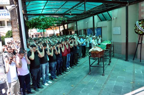 Mide küçültme ameliyatı kurbanı toprağa verildi