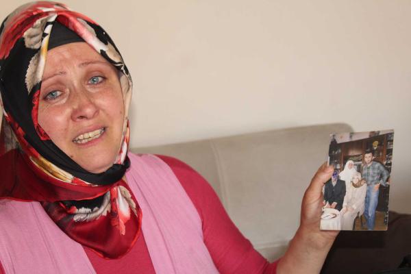Boşandıktan sonra kaybolan kardeşini arıyor