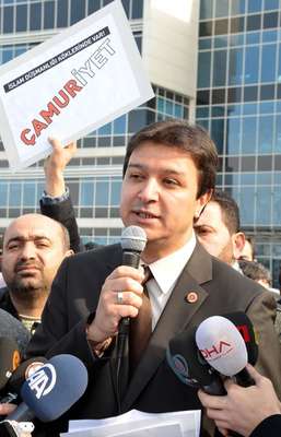 SP'den Cumhuriyet'e suç duyurusu