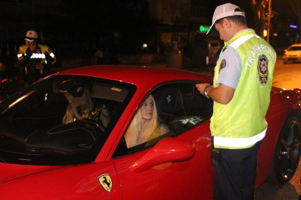 Polis ekipleri modifiyeli araçlara göz açtrmadı