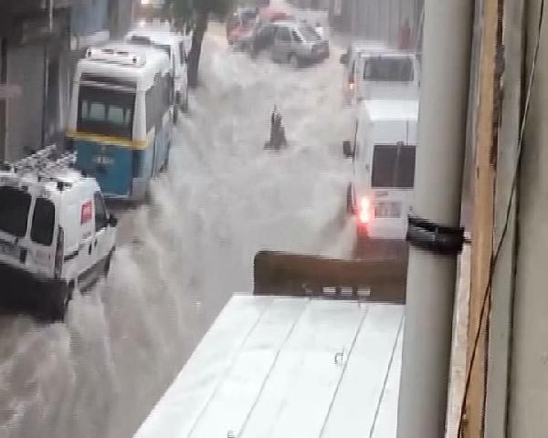 Ümit'in selde ölümünde, belediye bürokratlarına dava