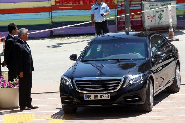 Başbakan Davutoğlu, CHP Genel Merkezi'nde