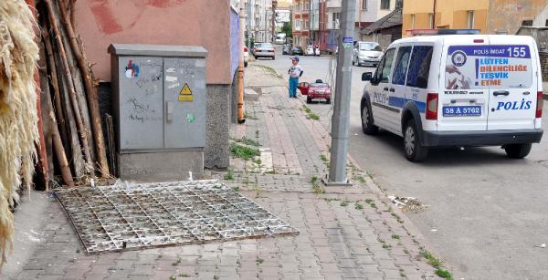 Üzerine pencere korkuluğu devrilen 2 yaşındaki Yunus öldü